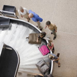 Nastro trasportatore di bagagli in aeroporto